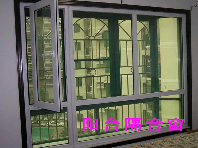 靠近馬路邊選擇陽臺(tái)隔音窗【朗斯隔